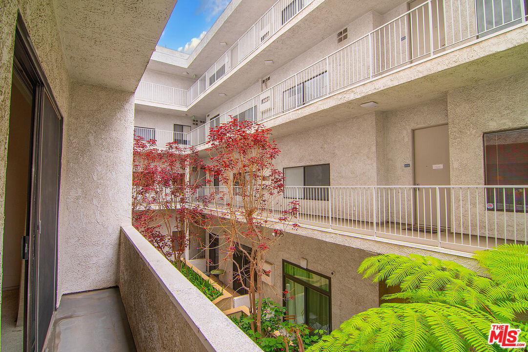 1271 Stoner Ave Unit: 208
