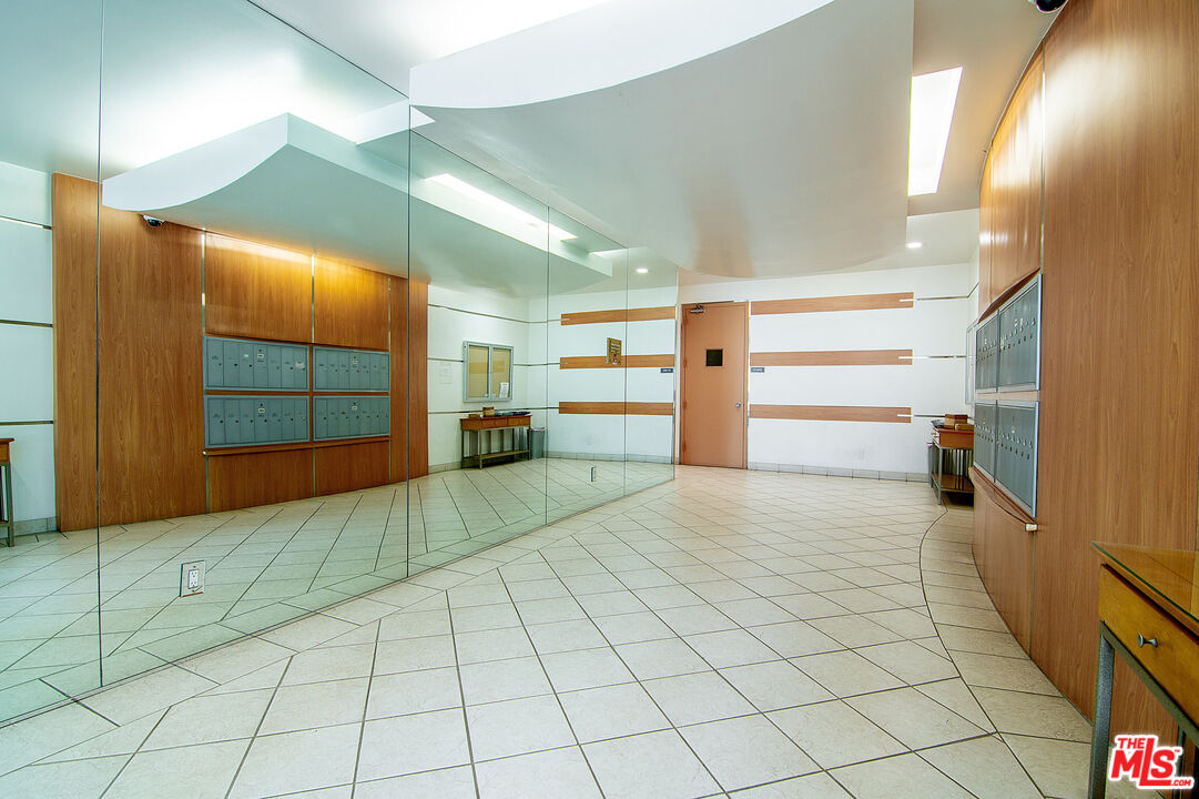 1271 Stoner Ave Unit: 208