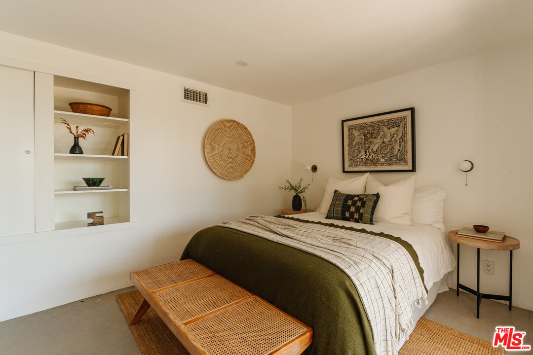 1711 Sargent Pl