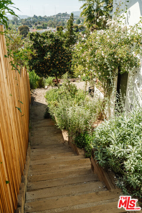 1711 Sargent Pl