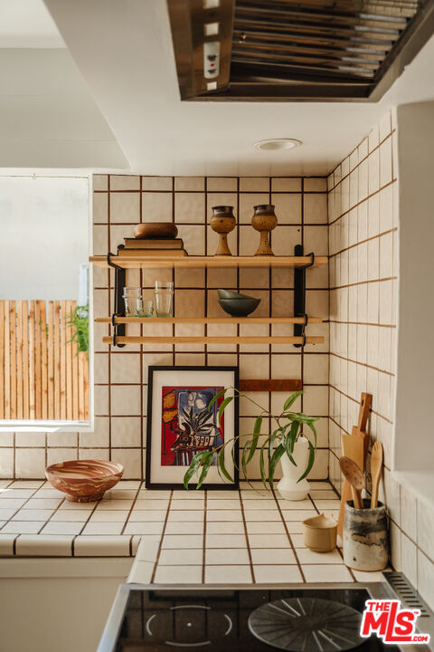 1711 Sargent Pl