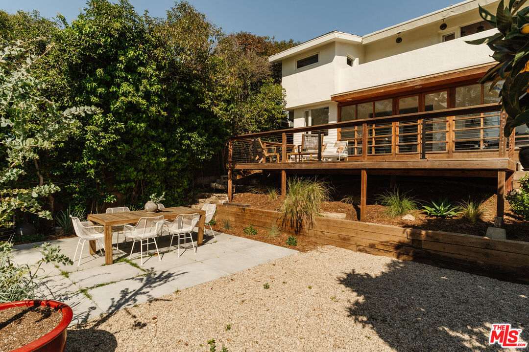 1711 Sargent Pl