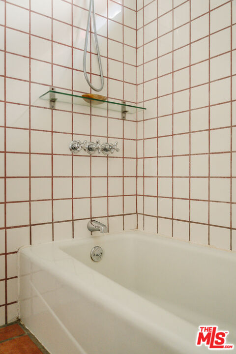 1711 Sargent Pl