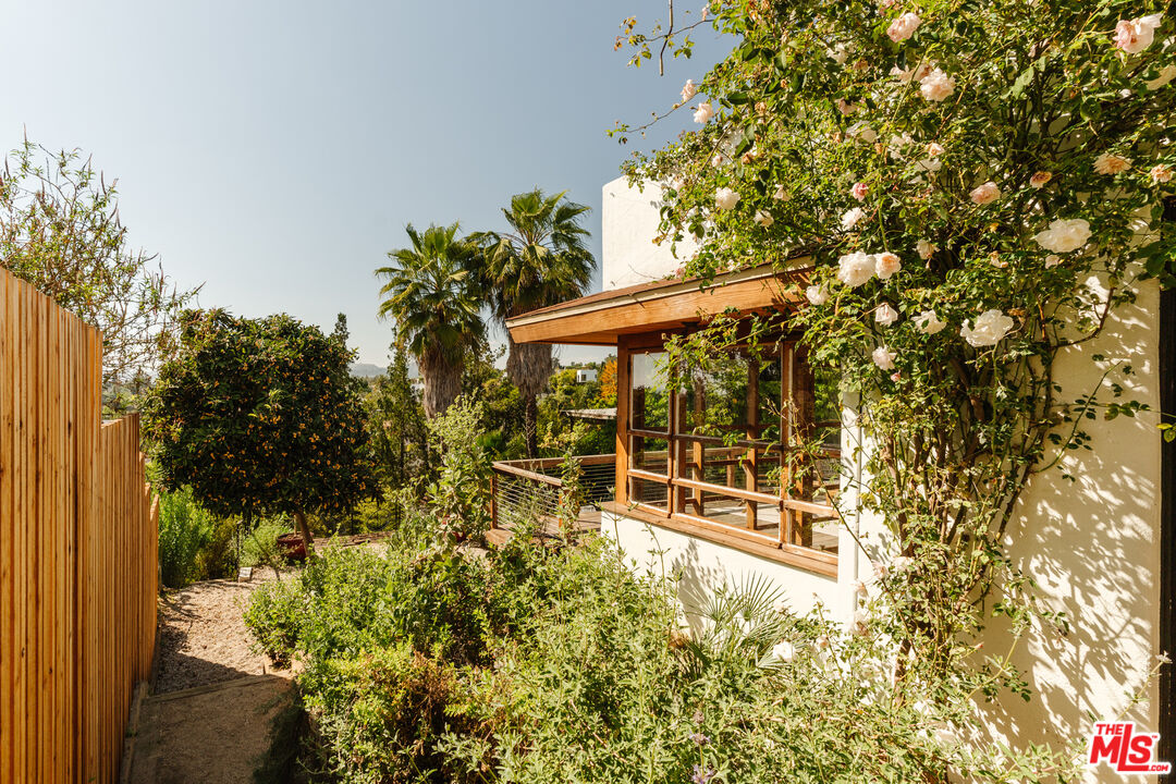 1711 Sargent Pl