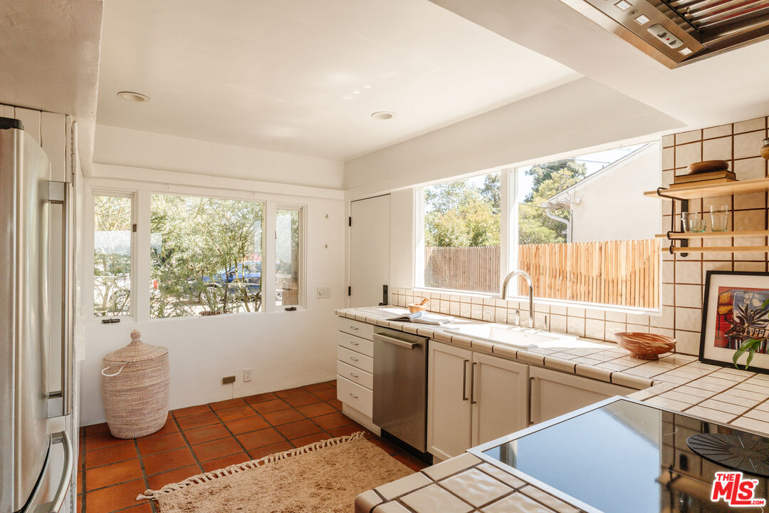 1711 Sargent Pl