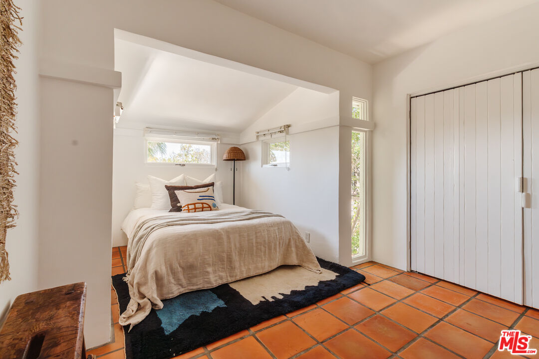 1711 Sargent Pl