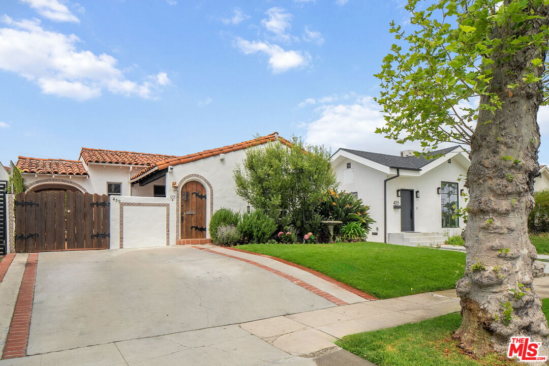 459 S La Peer Dr