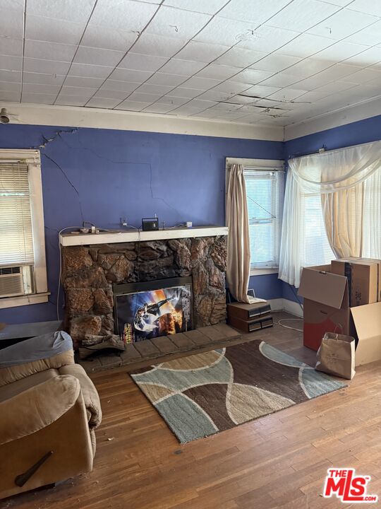 5013 N Huntington Dr