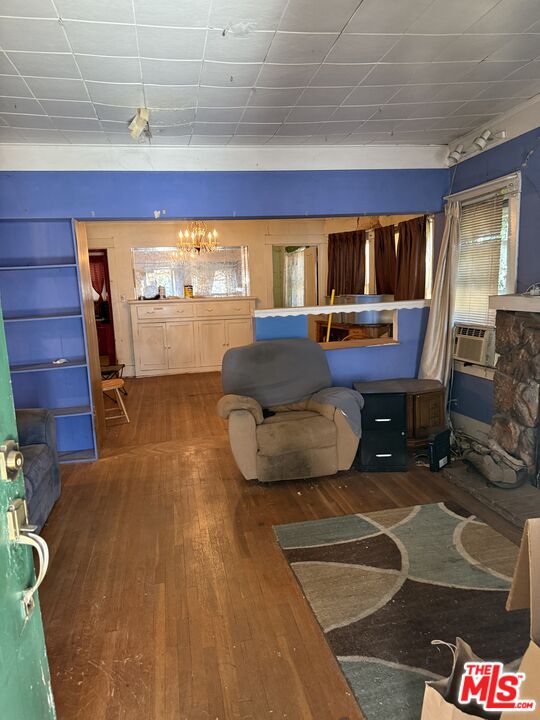 5013 N Huntington Dr