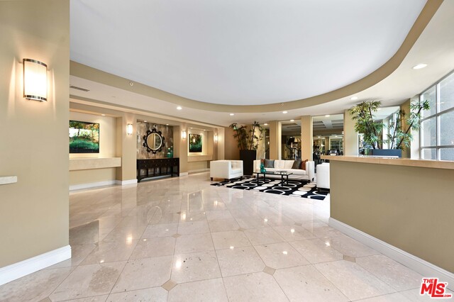 1521 Greenfield Ave Unit: 305