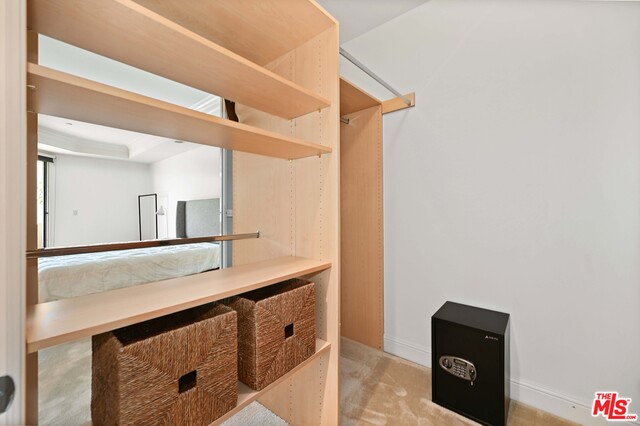 1521 Greenfield Ave Unit: 305