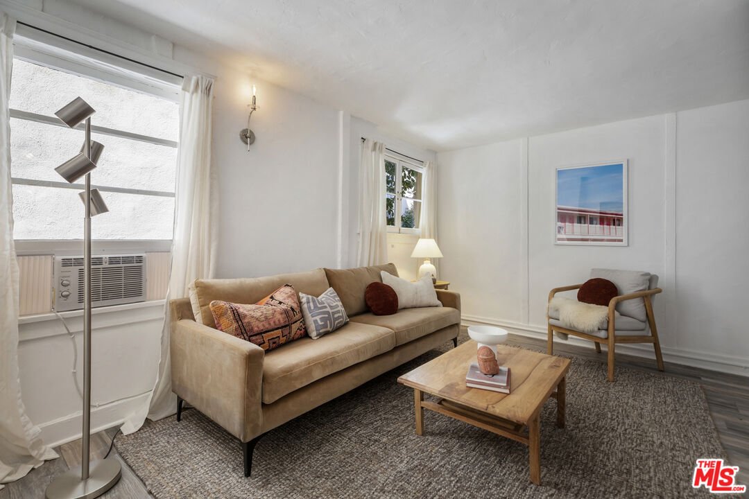 1159 N Fuller Ave Unit: B