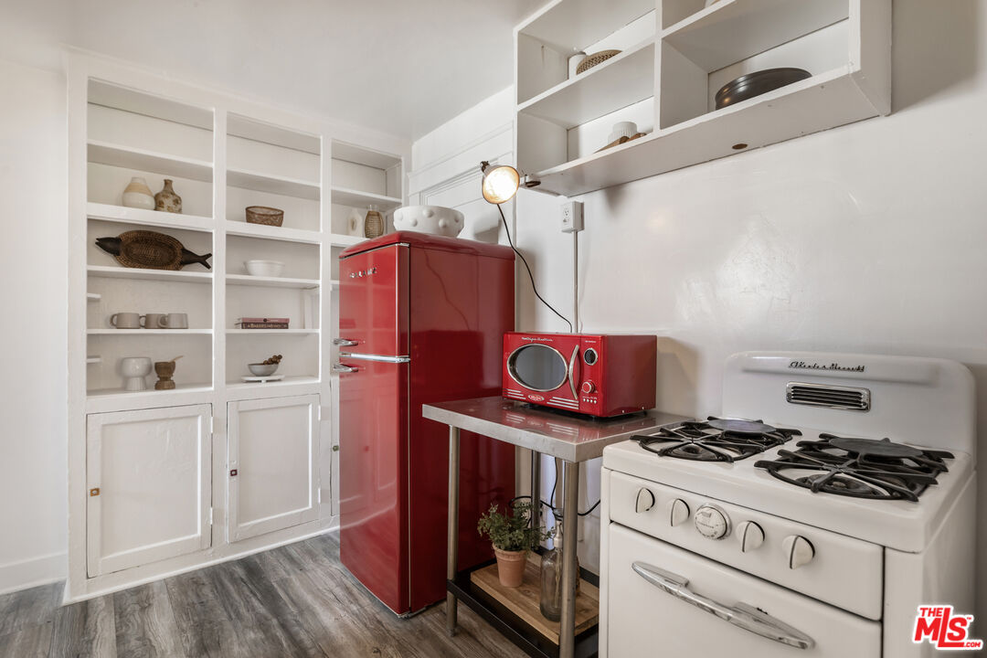 1159 N Fuller Ave Unit: B