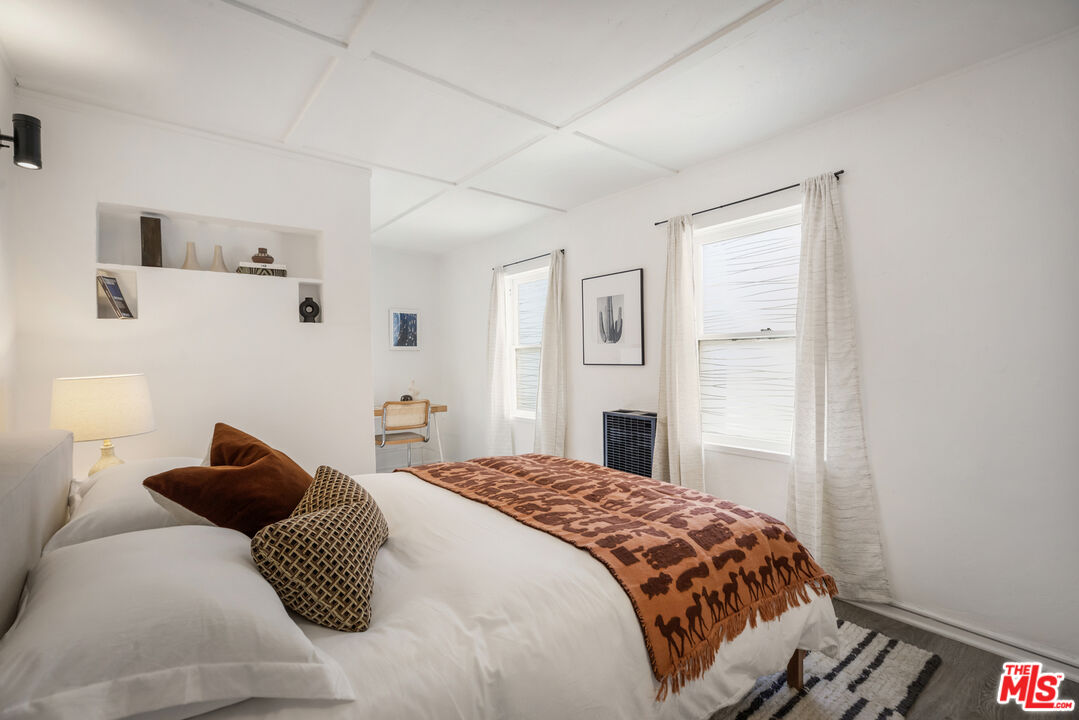 1159 N Fuller Ave Unit: B