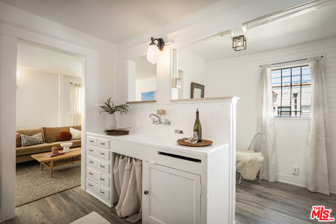 1159 N Fuller Ave Unit: B