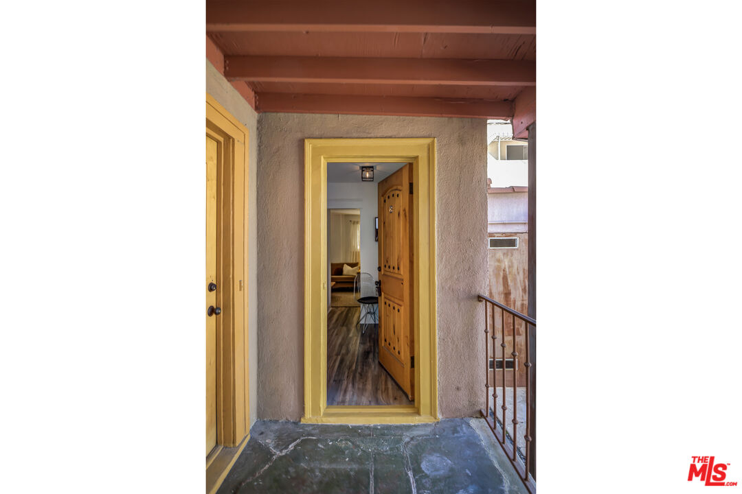 1159 N Fuller Ave Unit: B