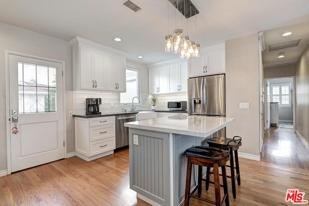 4082 Sawtelle Blvd
