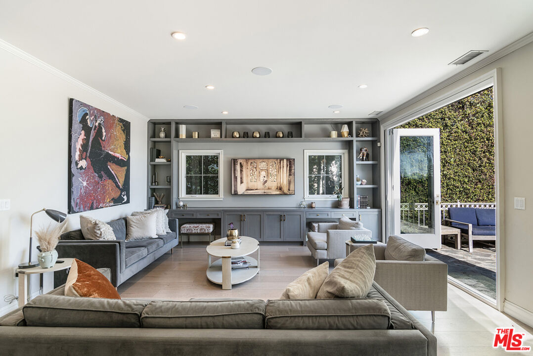 1942 Preuss Rd
