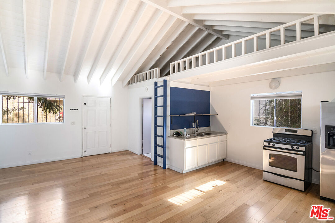1942 Preuss Rd