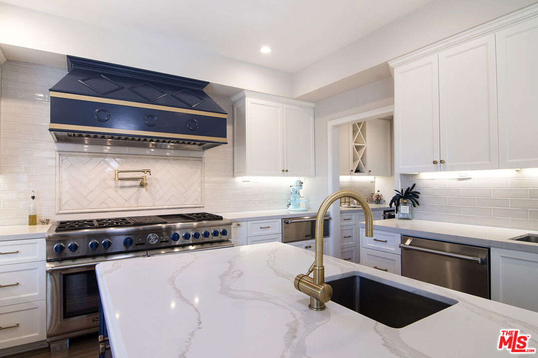 1942 Preuss Rd