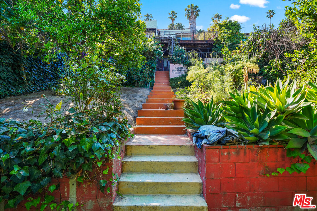 1316 Micheltorena St