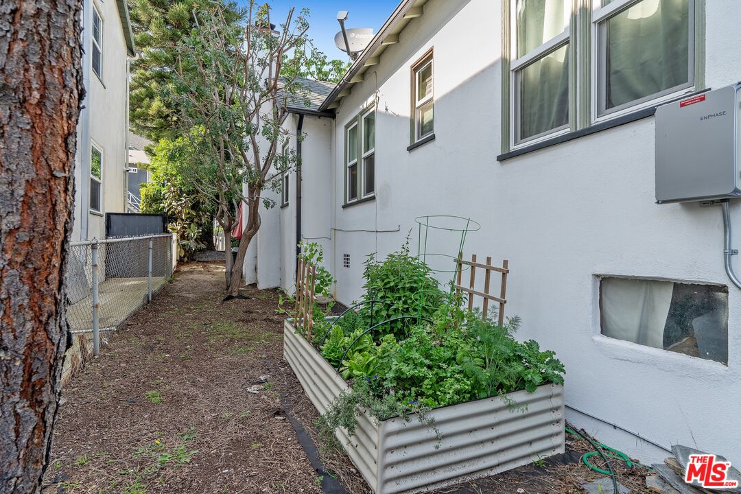 1836 W Silver Lake Dr