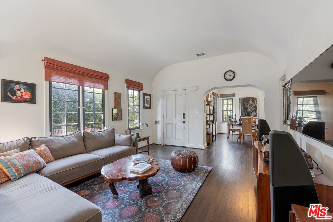1836 W Silver Lake Dr