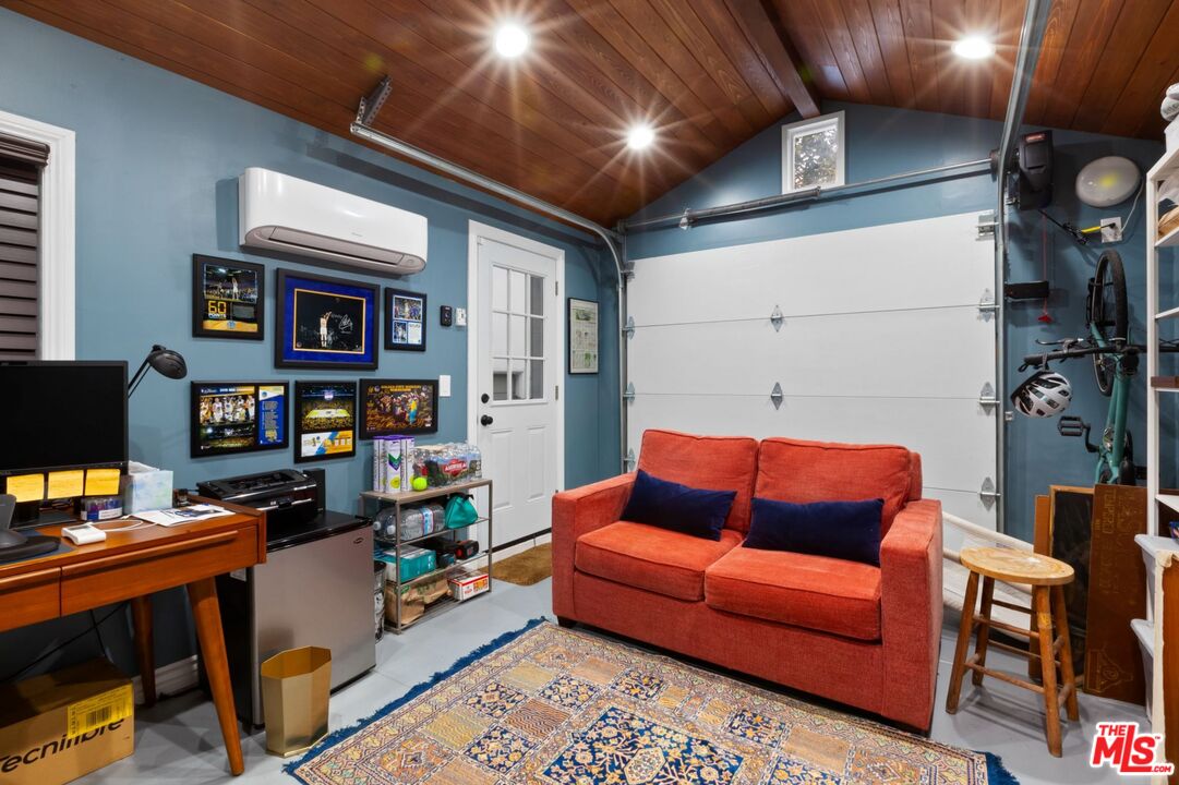 1836 W Silver Lake Dr
