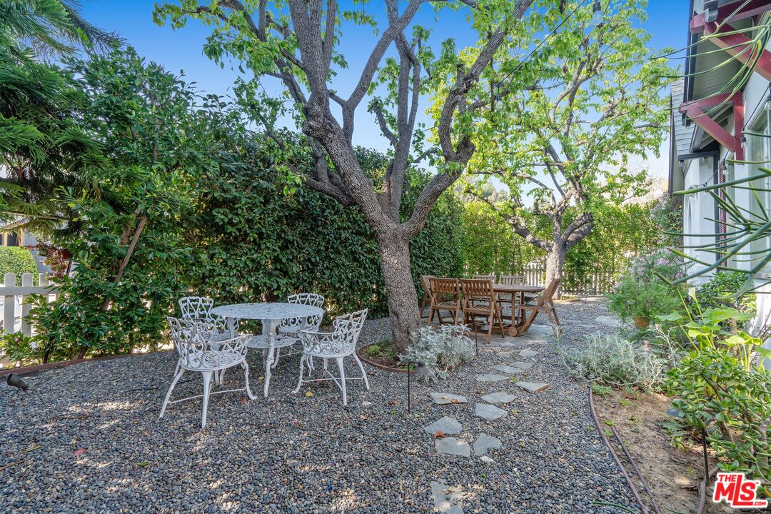 1836 W Silver Lake Dr