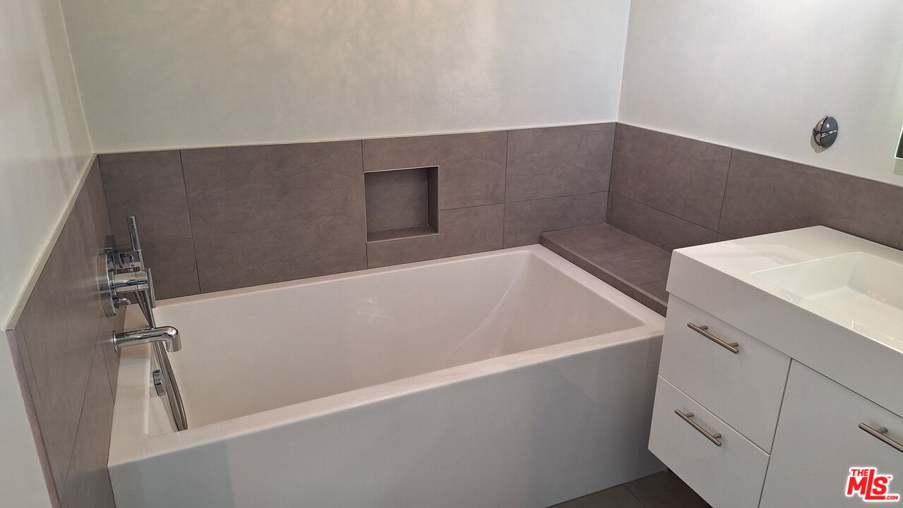 4751 La Villa Marina Unit: G