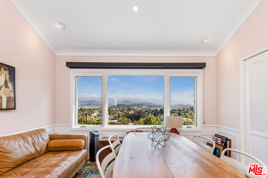 2330 Ronda Vista Dr
