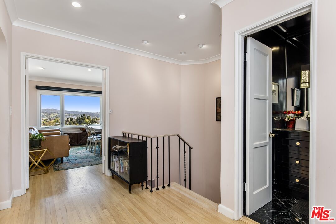 2330 Ronda Vista Dr
