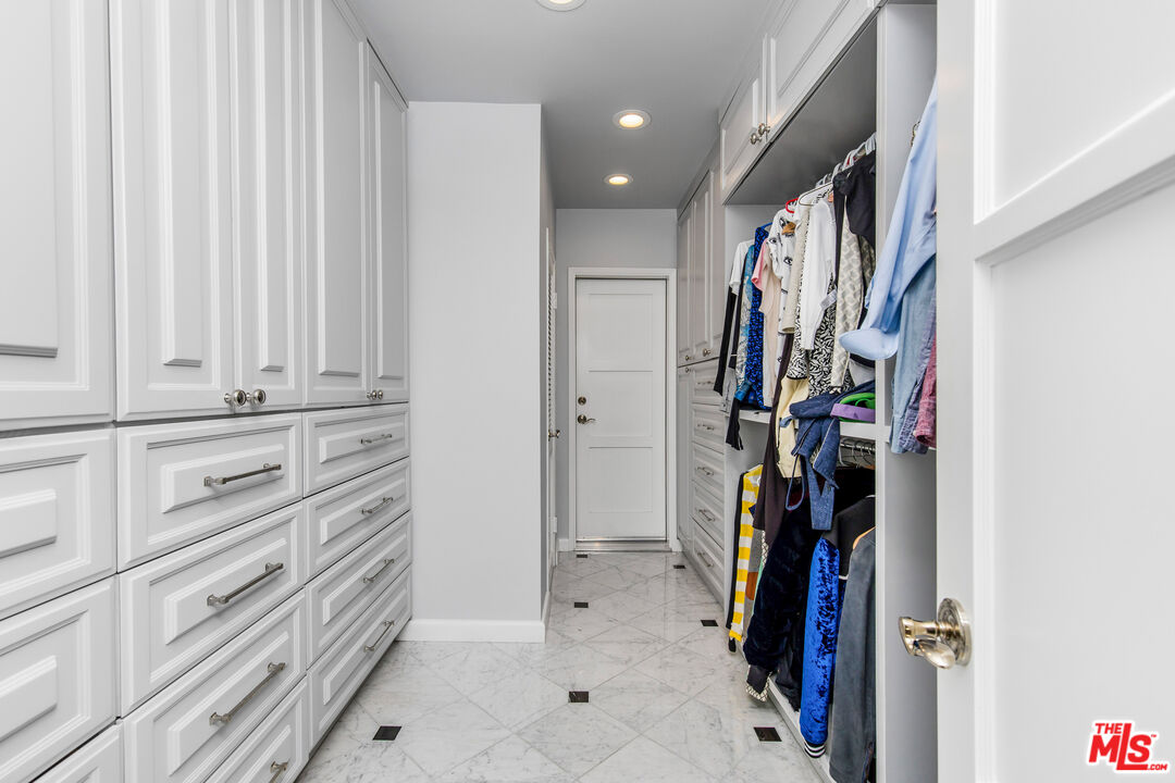 2330 Ronda Vista Dr