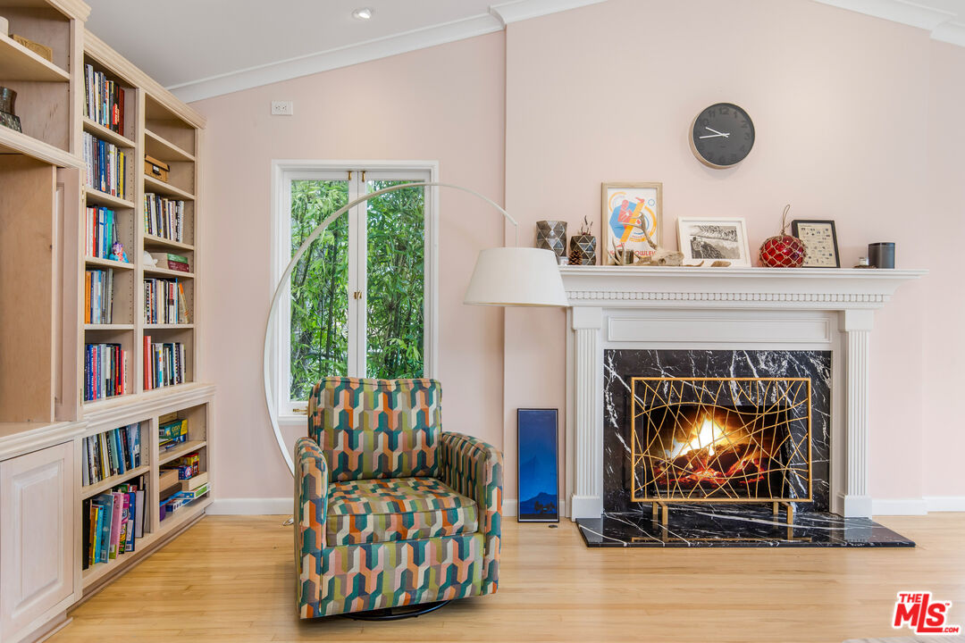 2330 Ronda Vista Dr