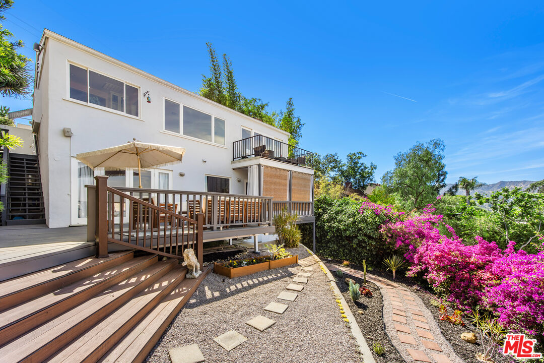 2330 Ronda Vista Dr