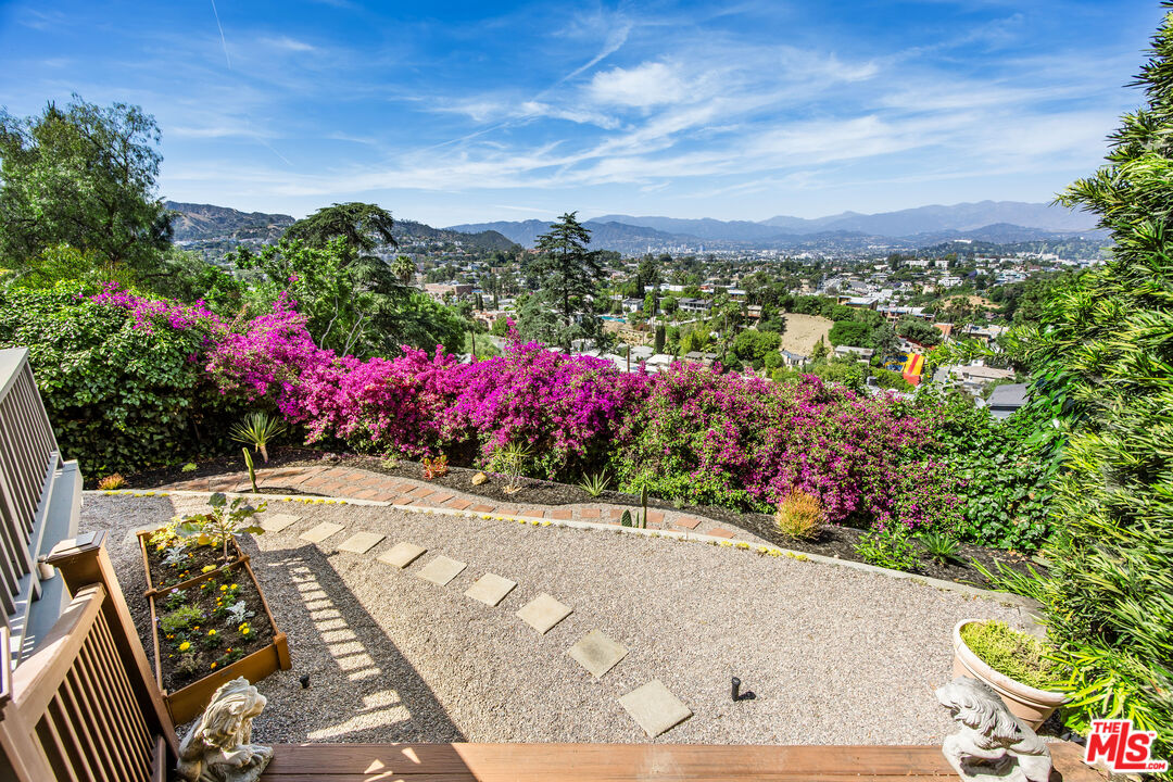2330 Ronda Vista Dr