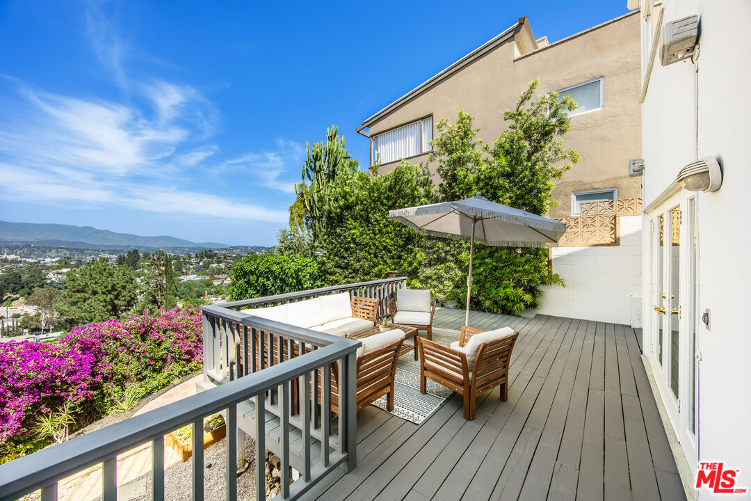 2330 Ronda Vista Dr