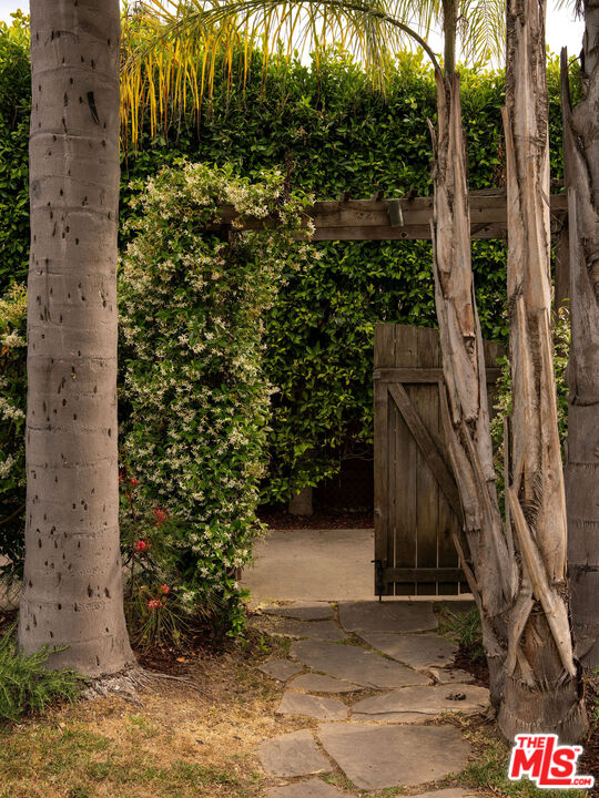 1444 S Sierra Bonita Ave