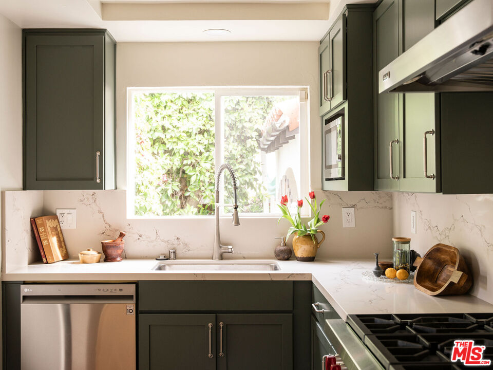 1444 S Sierra Bonita Ave