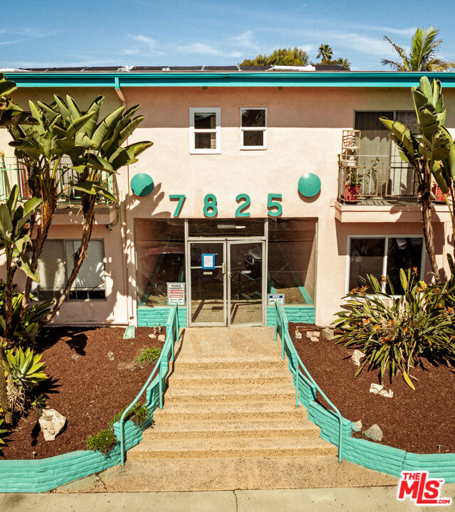 7825 W Manchester Ave Unit: 9