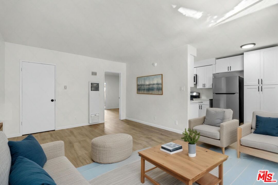 7825 W Manchester Ave Unit: 9