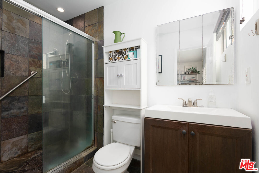1328 18th St Unit: 4