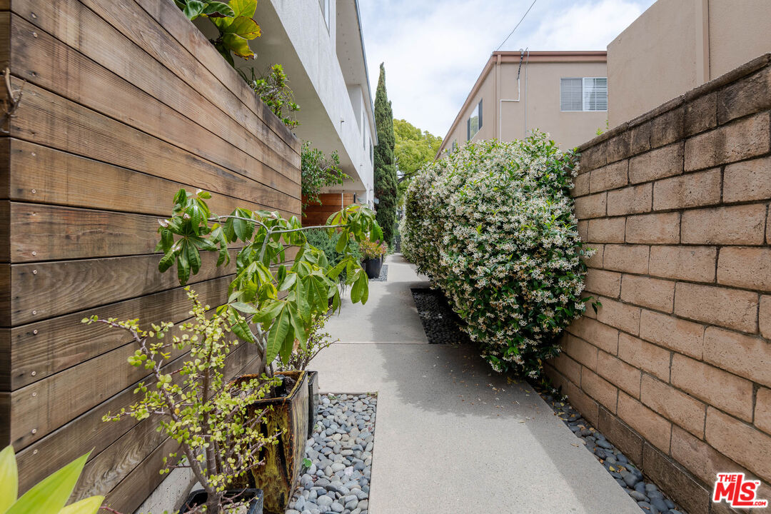 1328 18th St Unit: 4