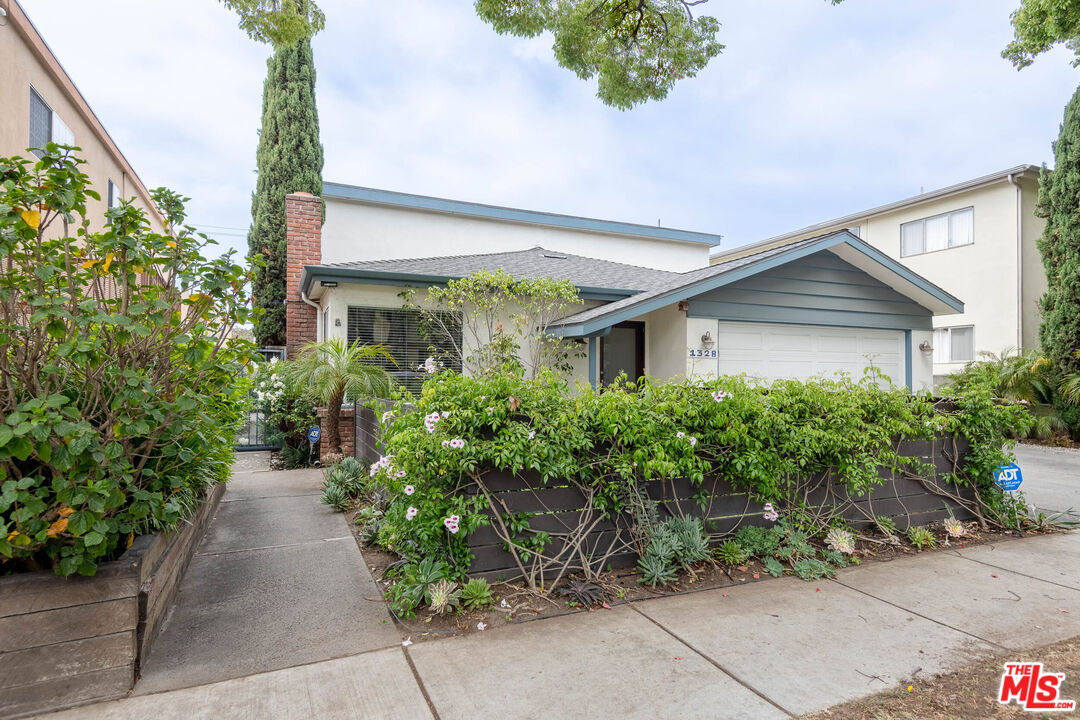 1328 18th St Unit: 4