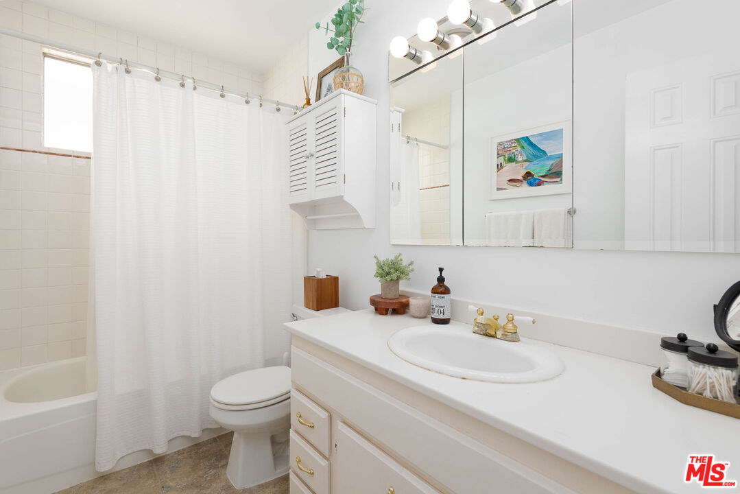1328 18th St Unit: 4