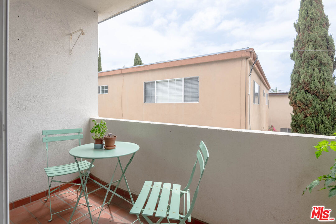 1328 18th St Unit: 4