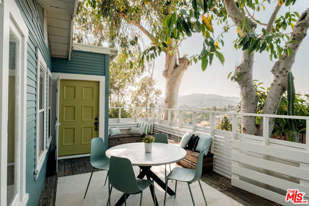 2326 Hidalgo Ave