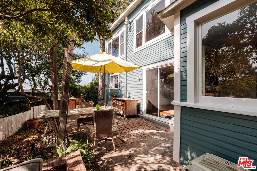 2326 Hidalgo Ave