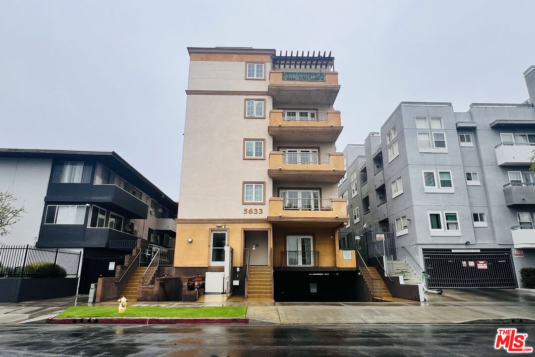 5633 Carlton Way Unit: 203