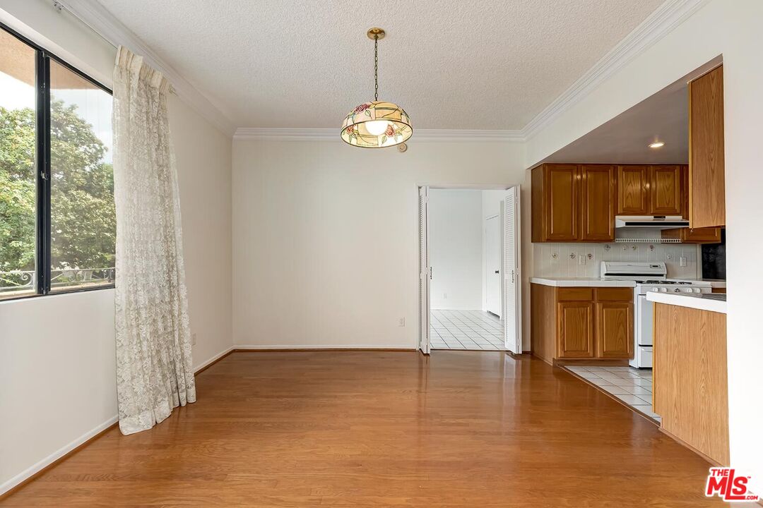 1201 S Roxbury Dr Unit: 107